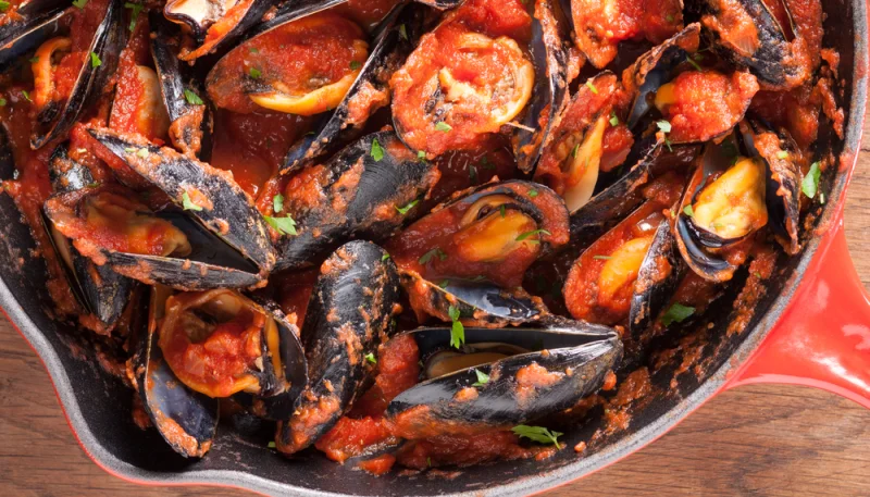 Moules aux tomates et à l'ail