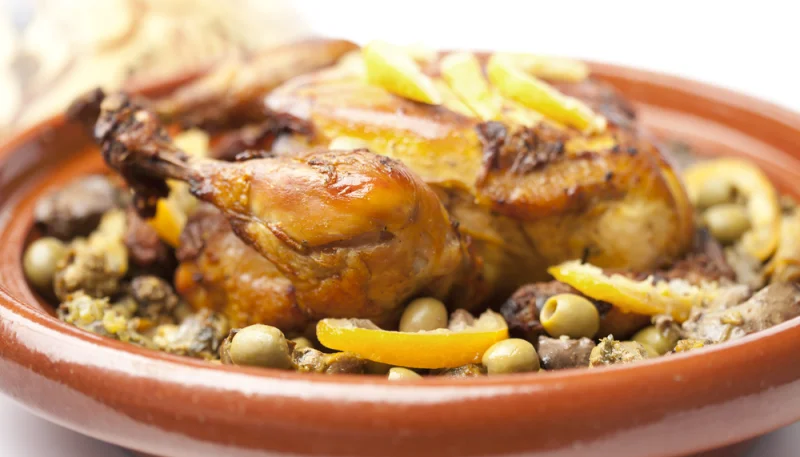 Tajine de poulet aux olives et citrons confits