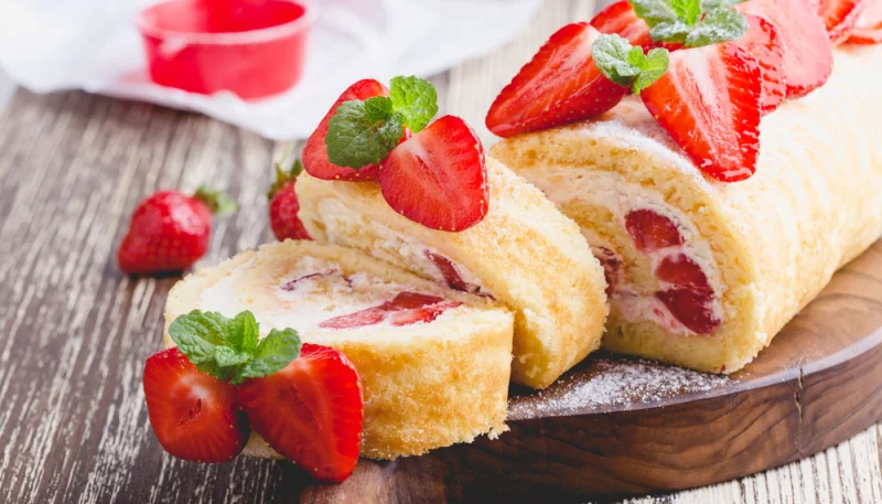 Gâteau roulé aux fraises