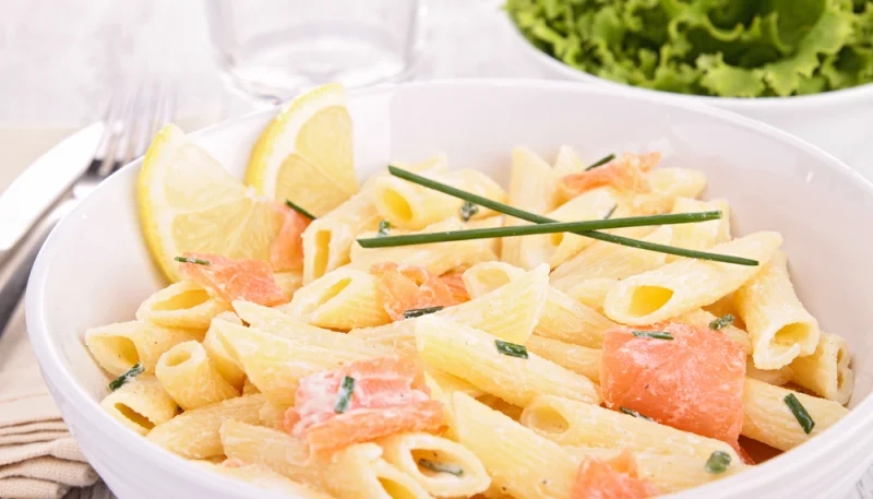 Penne au saumon fumé et crème au citron