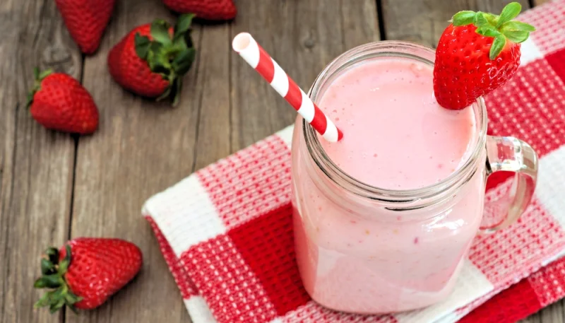 Smoothie à la fraise et à la menthe