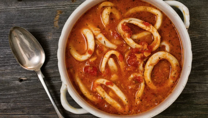 Calamars à la sauce tomate