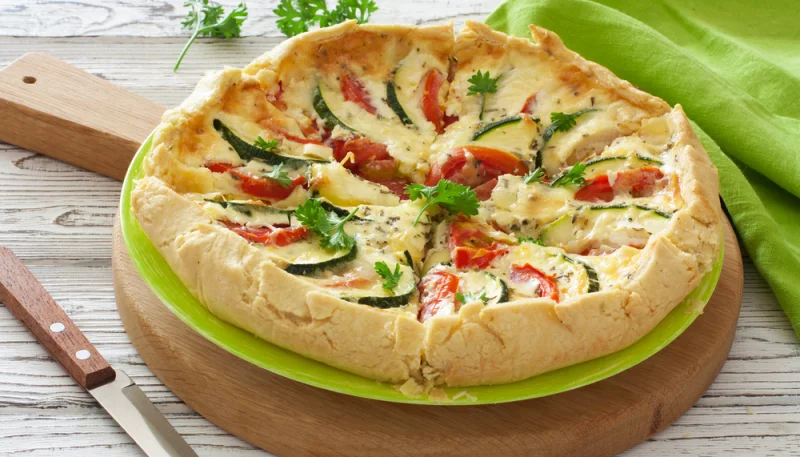 Quiche aux courgettes, tomates et mozzarella