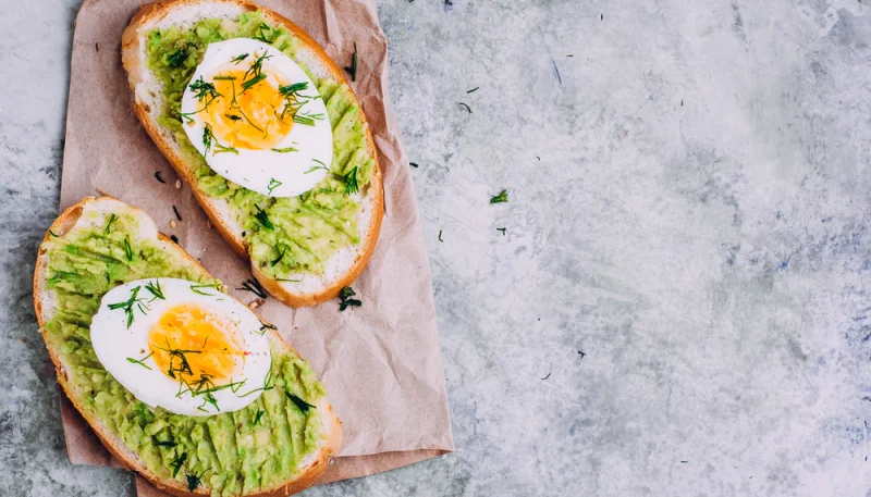 Tartine avocat-oeuf