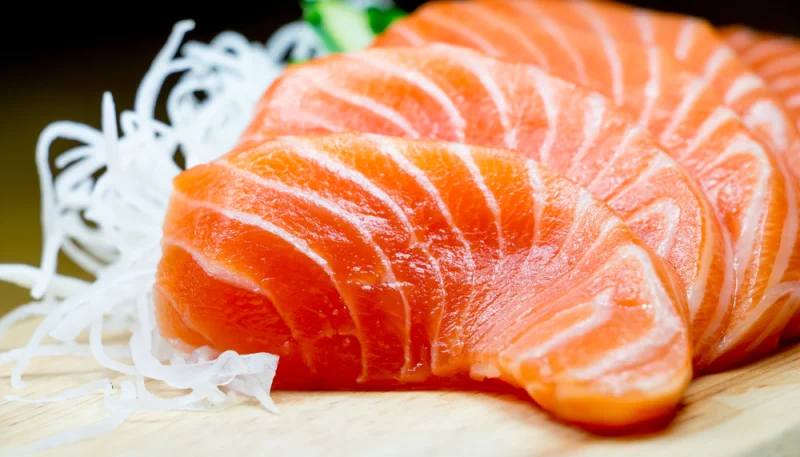 Sashimi de saumon