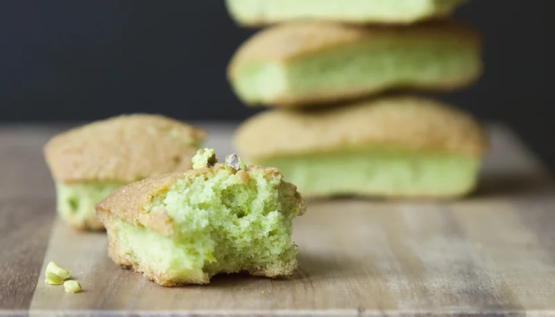 Financiers au miel et à la pistache