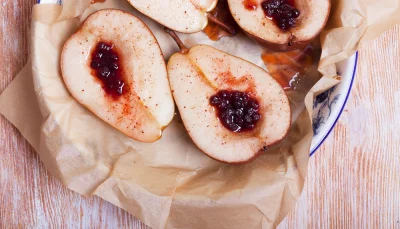 Poires au four à la confiture