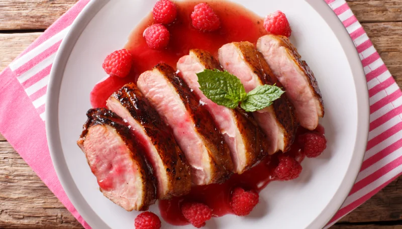 Magrets de canard aux framboises