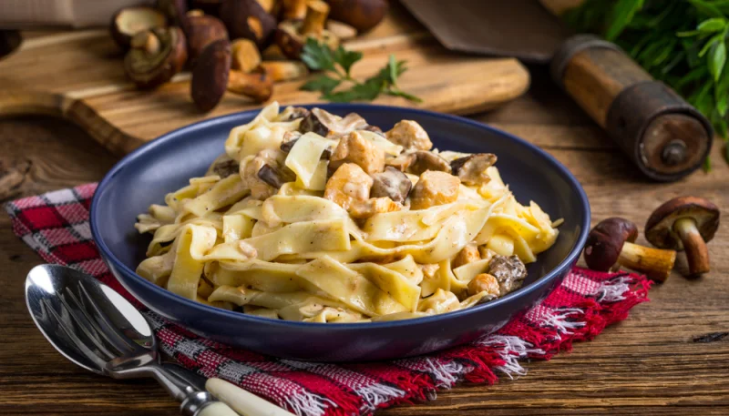 Tagliatelles au poulet et champignons