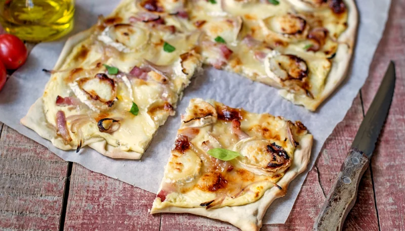 Tarte flambée au chèvre