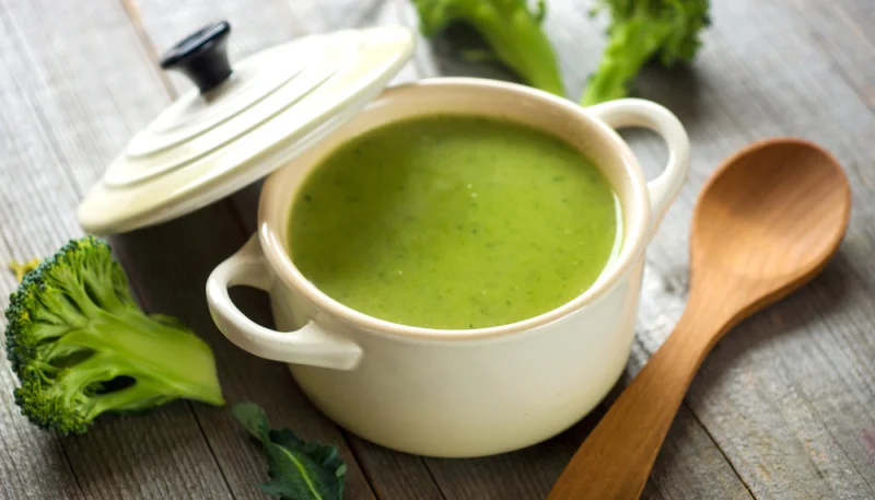 Soupe légère de brocolis