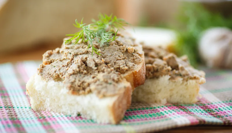 Terrine de porc aux foies de volaille