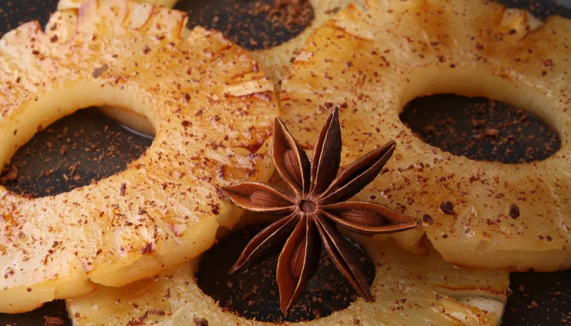 Ananas rôti aux épices