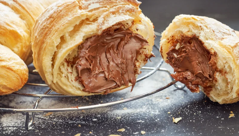 Croissants fourrés au chocolat
