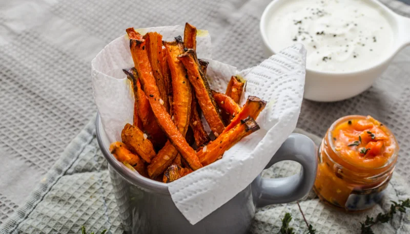 Frites de carottes à l'ail et au parmesan