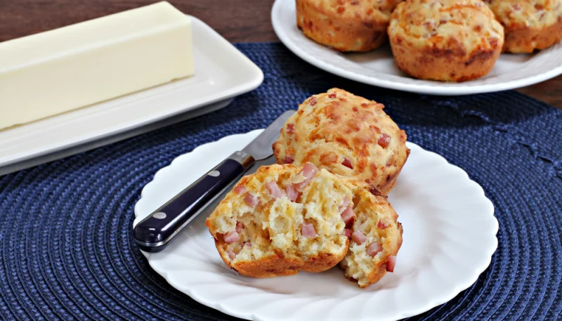 Muffins au jambon et à la raclette