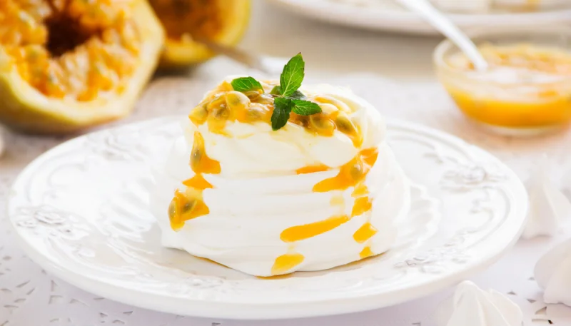 Pavlova aux fruits de la passion