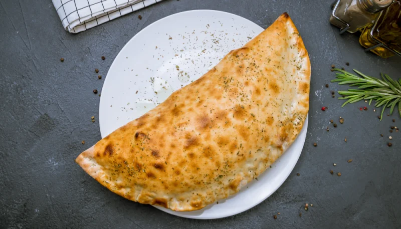 Calzone au jambon et fromage