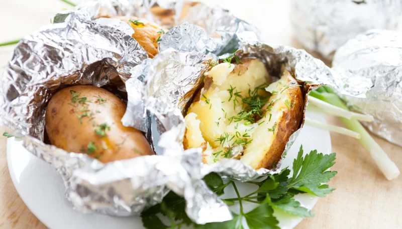 Pommes de terre aux herbes en papillote