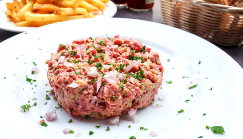 Tartare de boeuf façon bistrot