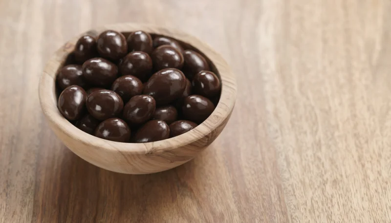 Amandes enrobées de chocolat noir