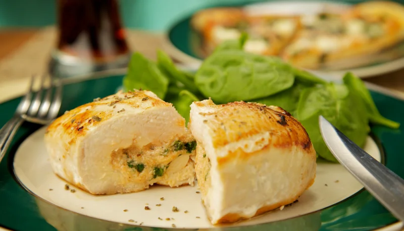 Blancs de poulet farcis à la mozzarella