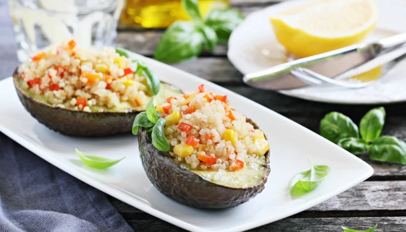 Avocats farcis au quinoa