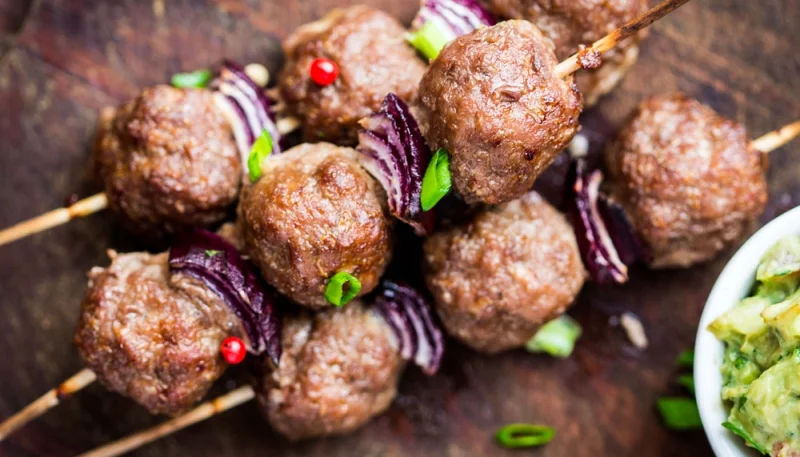 Brochettes de boulettes de boeuf