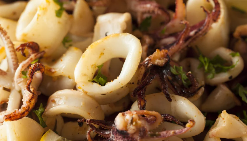 Calamars frits au citron et persil