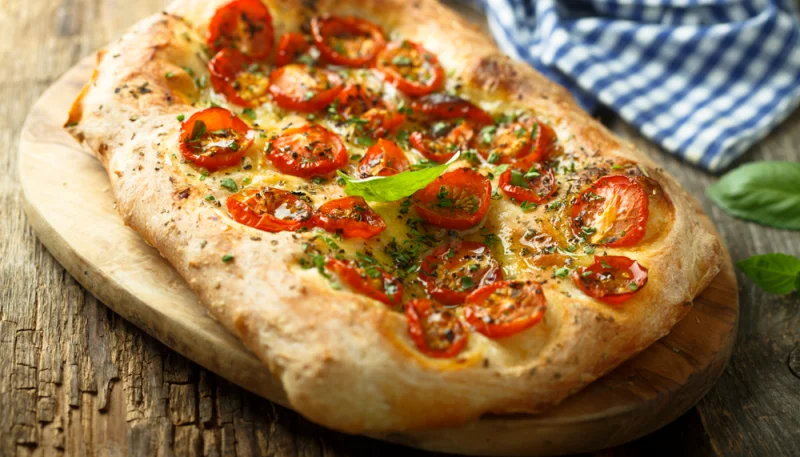 Fougasse à la tomate et mozzarella