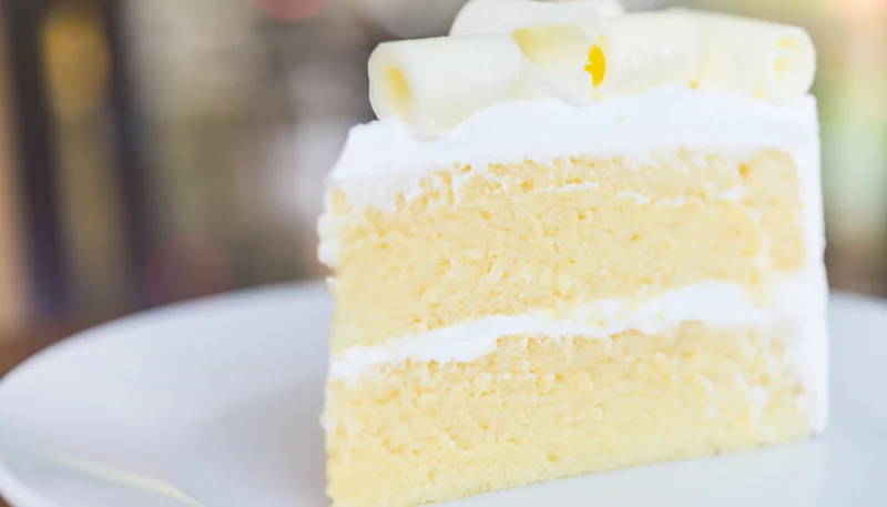 Gâteau moelleux au chocolat blanc