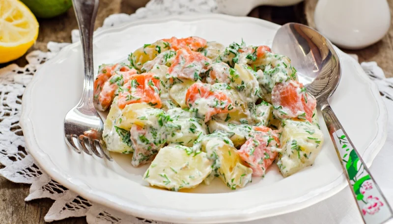 Salade de pommes de terre au saumon fumé