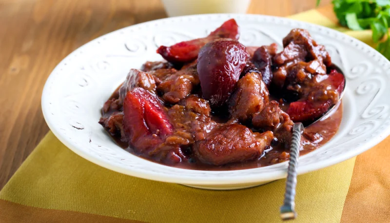 Sauté de porc aux prunes