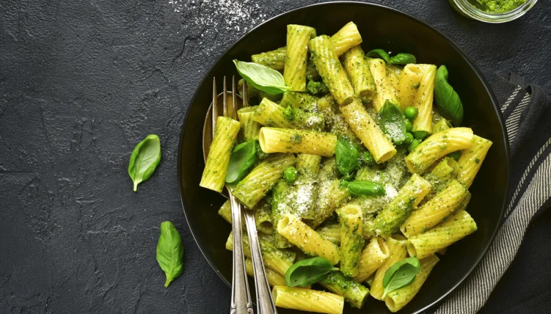 Macaronis au pesto de roquette