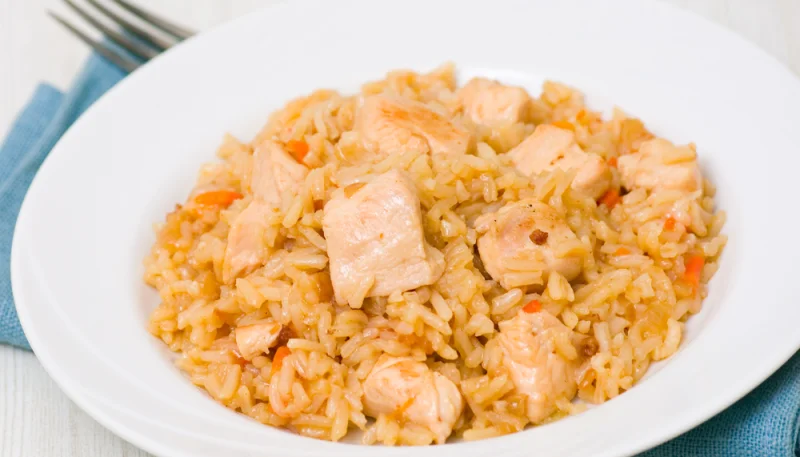 Riz au poulet et à la moutarde – crémeux, parfumé et prêt en 40 min