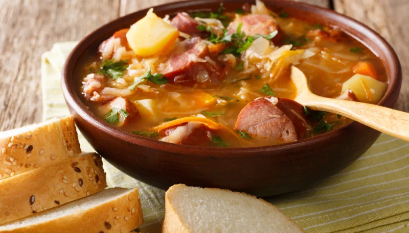 Soupe paysanne à la saucisse