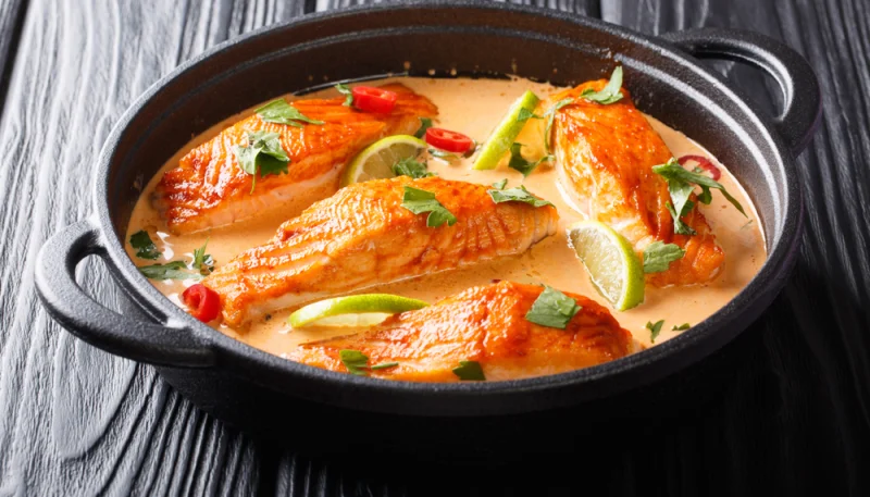 Curry thaï de saumon au lait de coco