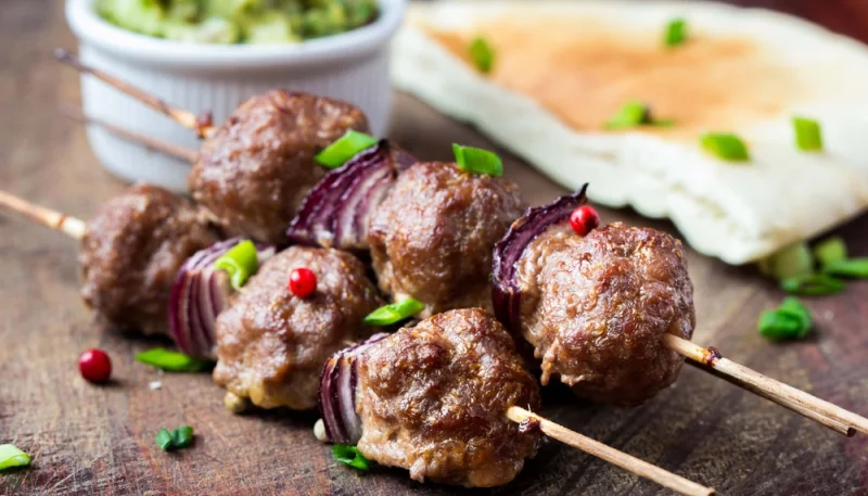 Brochettes de boeuf marinées