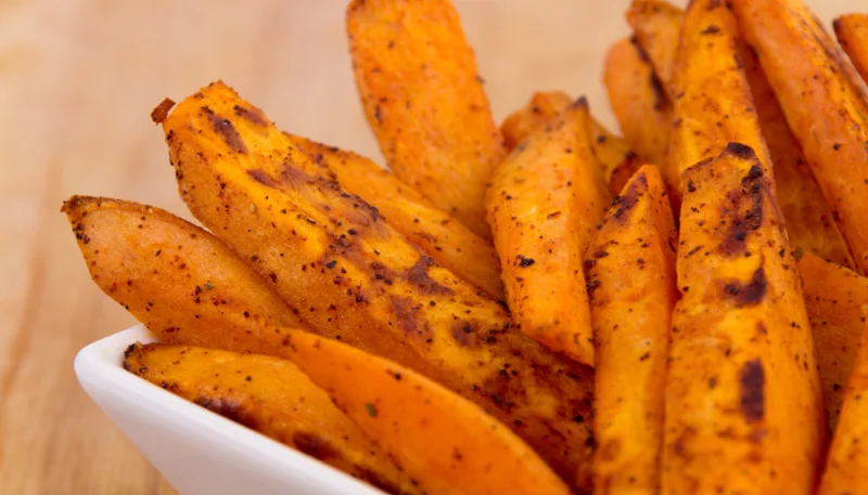 Frites de patates douces au paprika