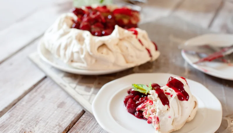 Petites meringues aux fruits rouges
