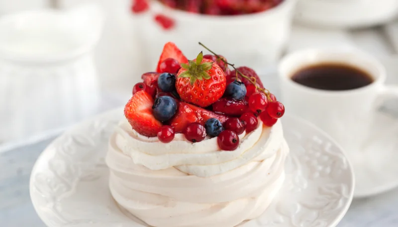 Pavlova facile aux fruits rouges