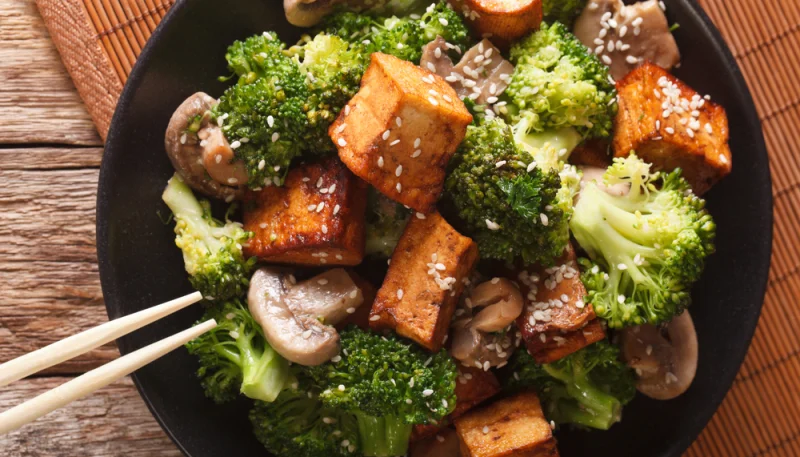 Wok de tofu lactofermenté au brocoli