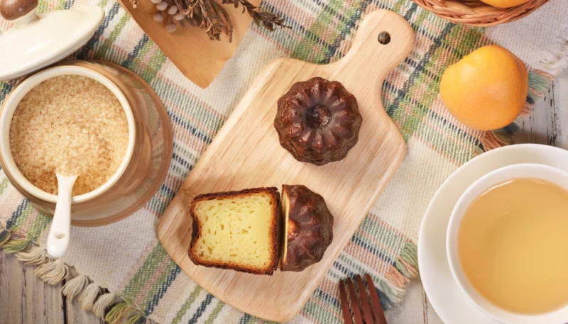 Cannelés bordelais