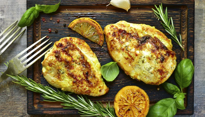 Filets de poulet aux citrons et olives