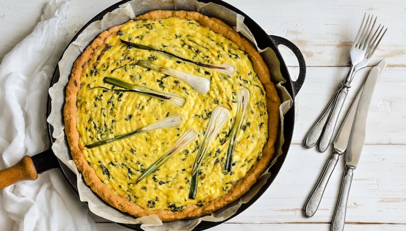 Tarte au Comté et oignons nouveaux