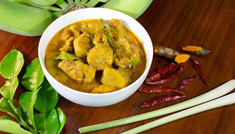 Curry de poulet à la banane