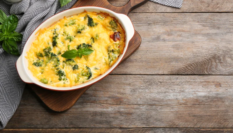 Gratin de brocolis, marrons et chèvre frais