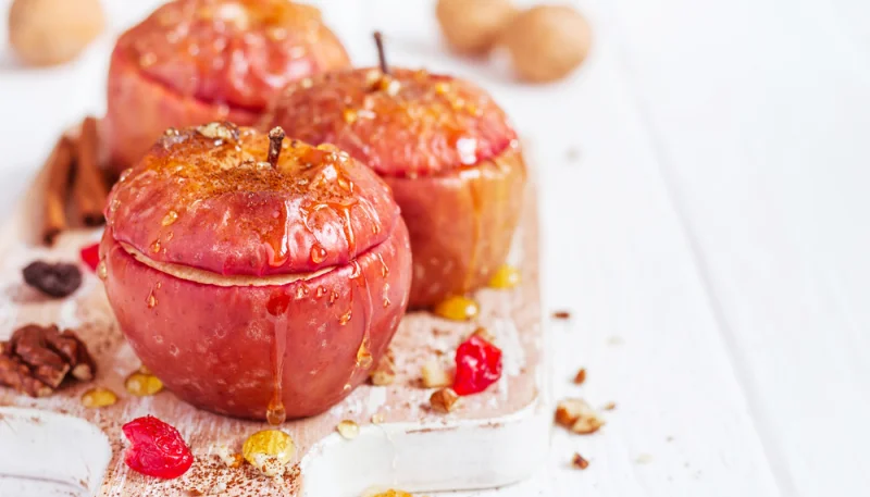 Pommes au four à la confiture de framboise