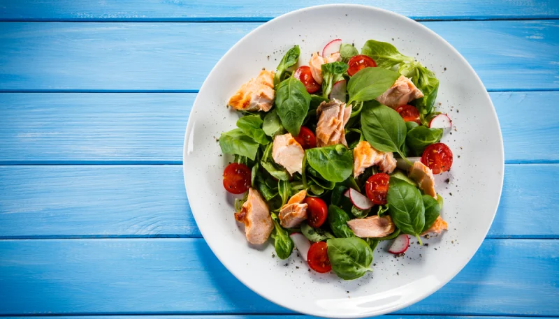 Salade de poissons fins