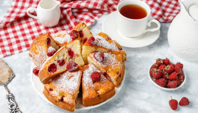 Gâteau au yaourt aux framboises
